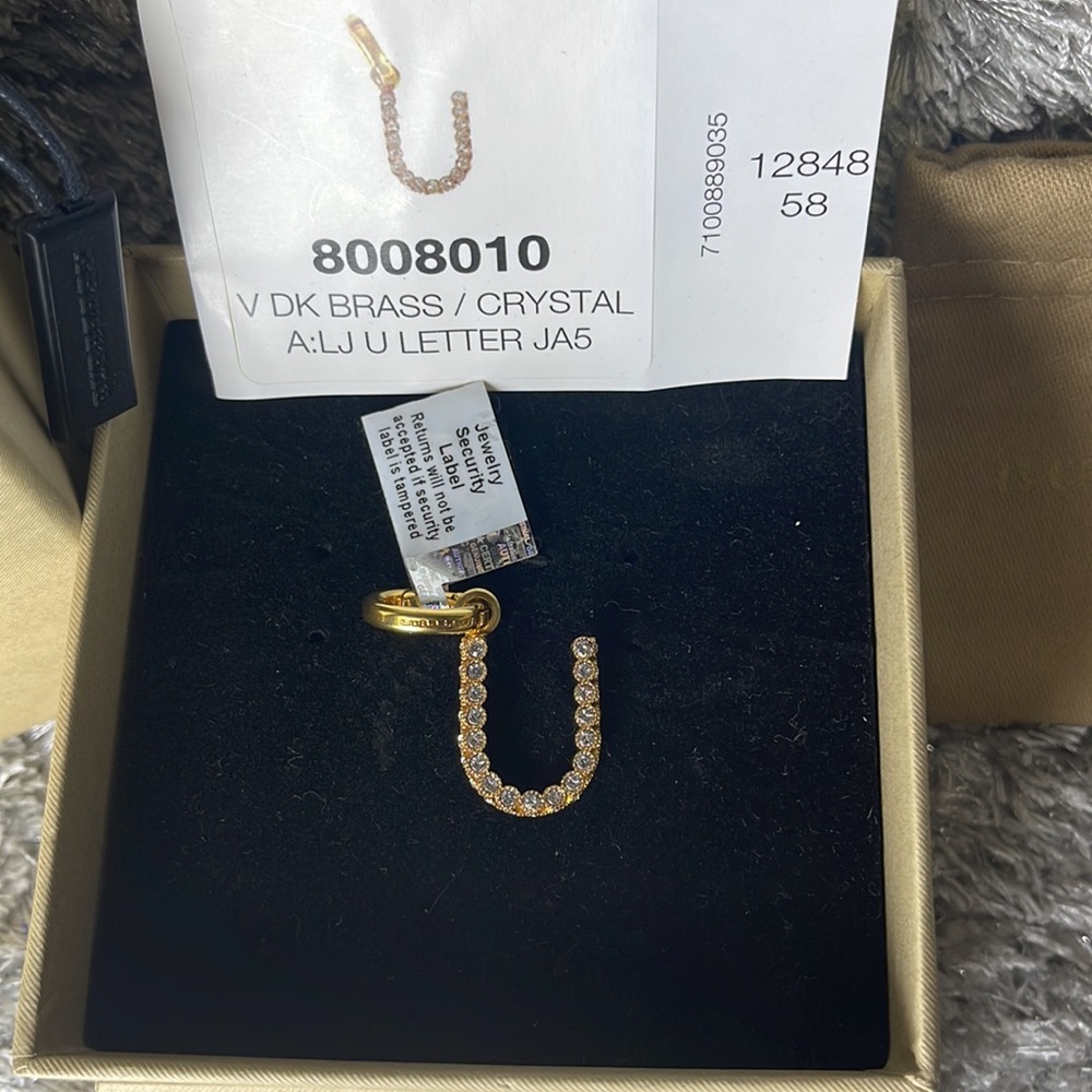 NWT/NIB- Authentic Burberry U
Letter Crystal charm - Picture 3 of 8
